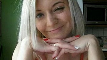 Horny Live Blonde Webcam Sex Show Hottie